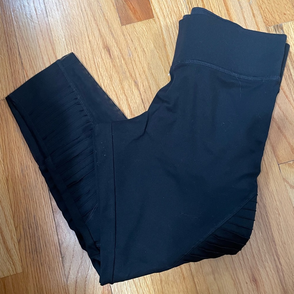 PINK Workout Capris